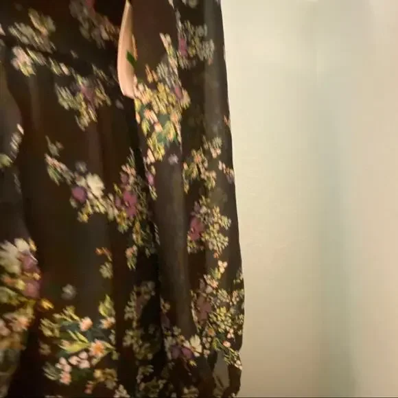 Q&A Los Angeles "Glitz & Glam Black Floral Midi - Picture 5 of 16